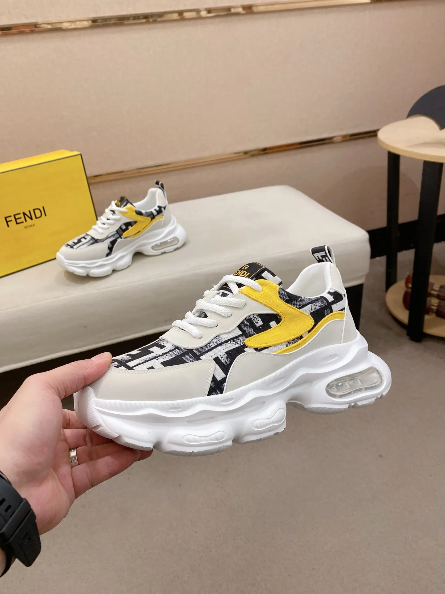 Factory price 442💰 (fendi) New style 👊🏻 upper 🇮🇹 imported cowhide fabric 🇩🇪 lining imported sheepskin lining. The original outsole is molded to highlight the identity of every man, and the upper foot is elegant and stable🚶🏻🚶🏻The high-end custom counters reproduce the original version📯No matter the wind or rain, the shoe last remains unchanged and can withstand the verification of time🔍️,🔵 Size: 38-44